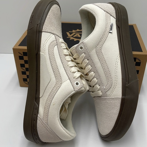 Vans WMNS Bmx Old Skool
Marshmallow/Gum
VN0005UZOVM Sneakers - Picture 12 of 16